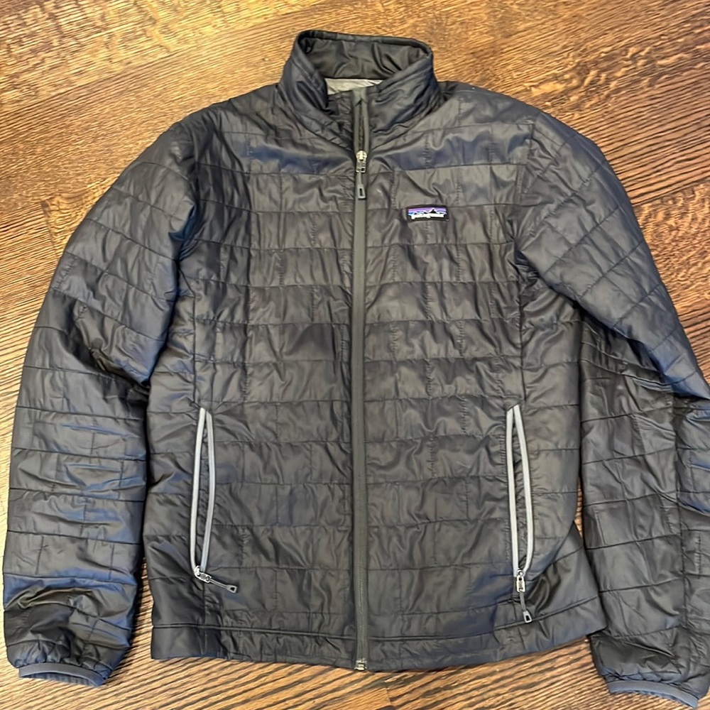 Patagonia mens grey lightweight sweater jacket